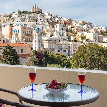 Iliada Hotel Ermoupoli Buitenkant foto