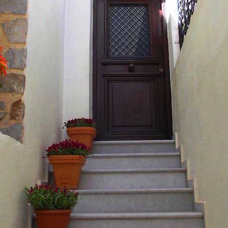 Iliada Hotel Ermoupoli Buitenkant foto