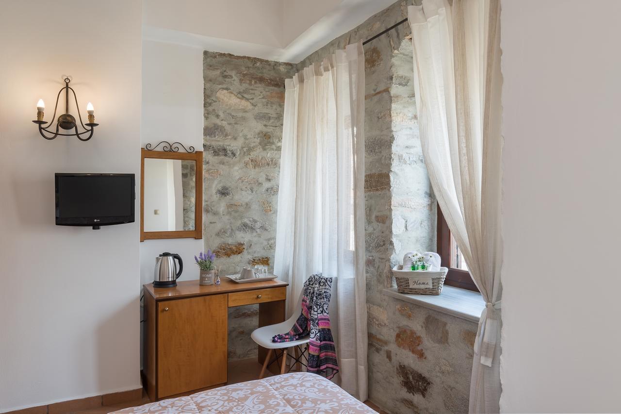 Iliada Hotel Ermoupoli Buitenkant foto
