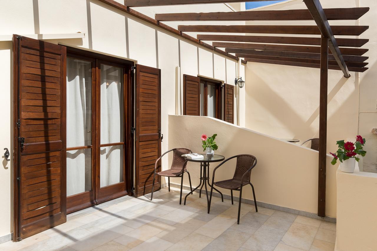 Iliada Hotel Ermoupoli Buitenkant foto