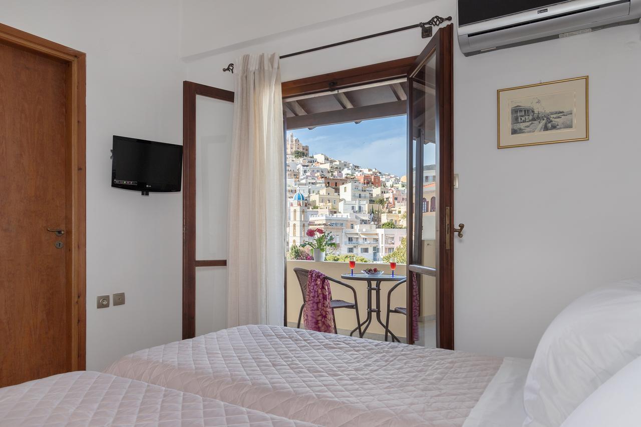 Iliada Hotel Ermoupoli Buitenkant foto