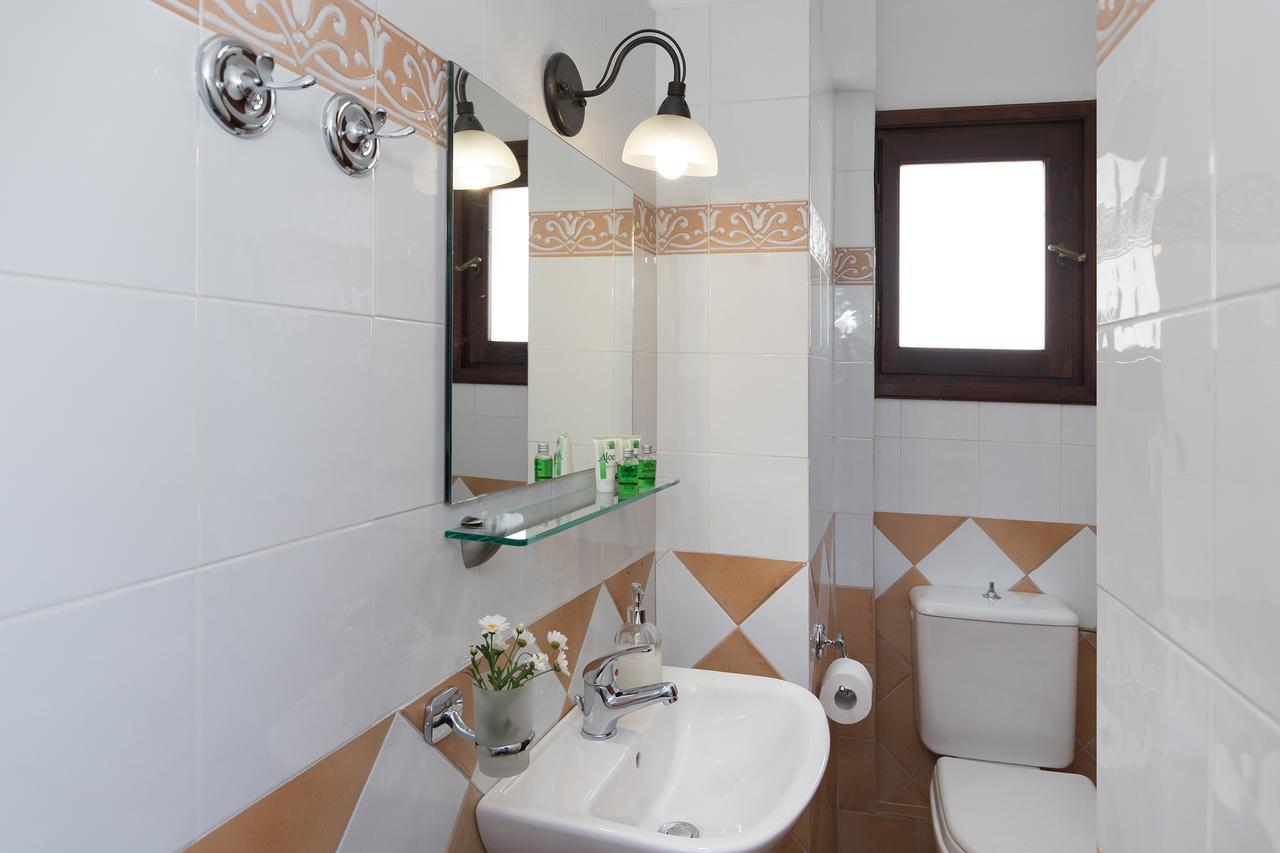 Iliada Hotel Ermoupoli Buitenkant foto