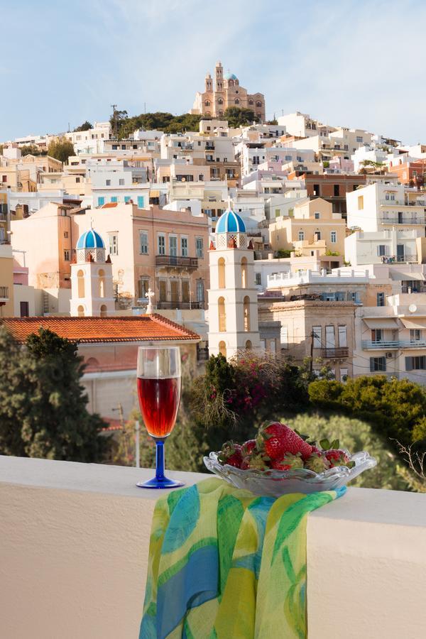 Iliada Hotel Ermoupoli Buitenkant foto
