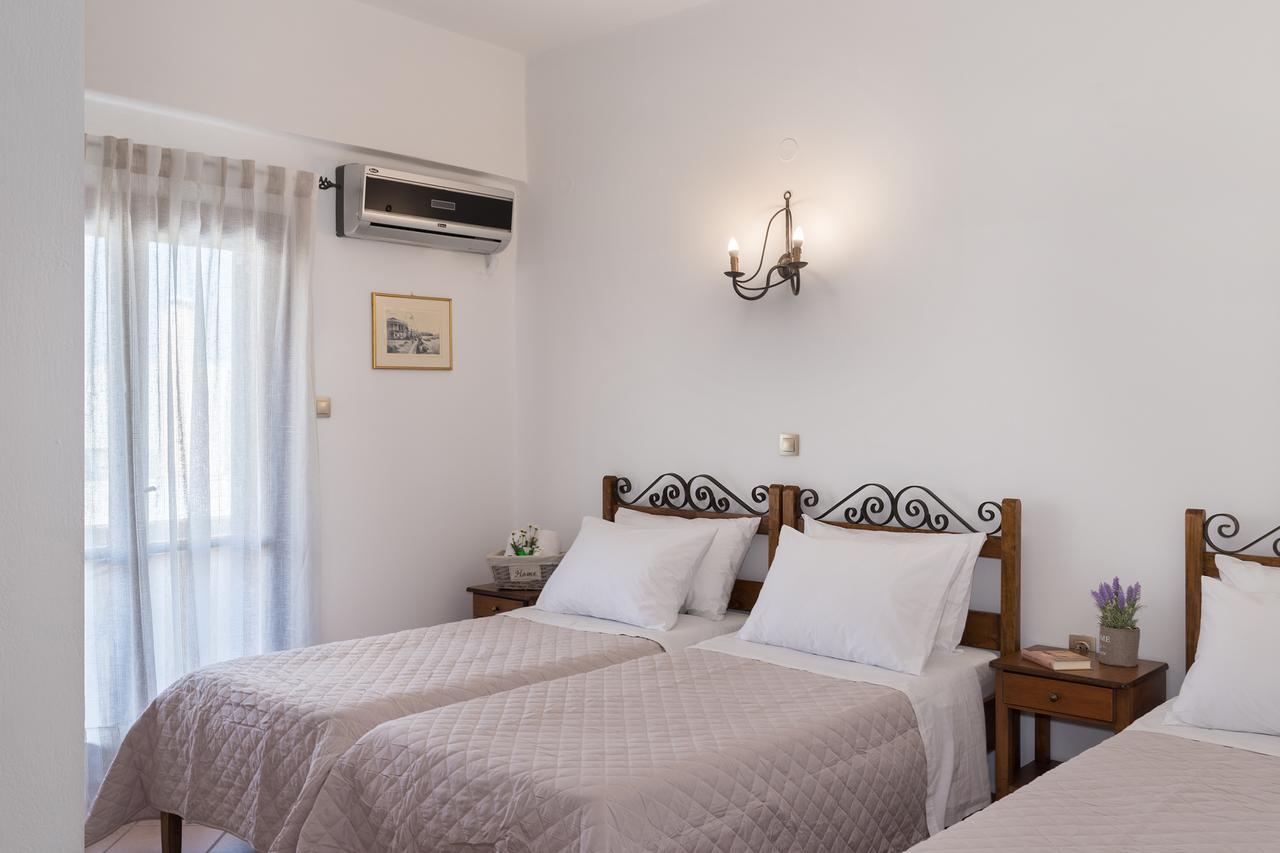 Iliada Hotel Ermoupoli Buitenkant foto