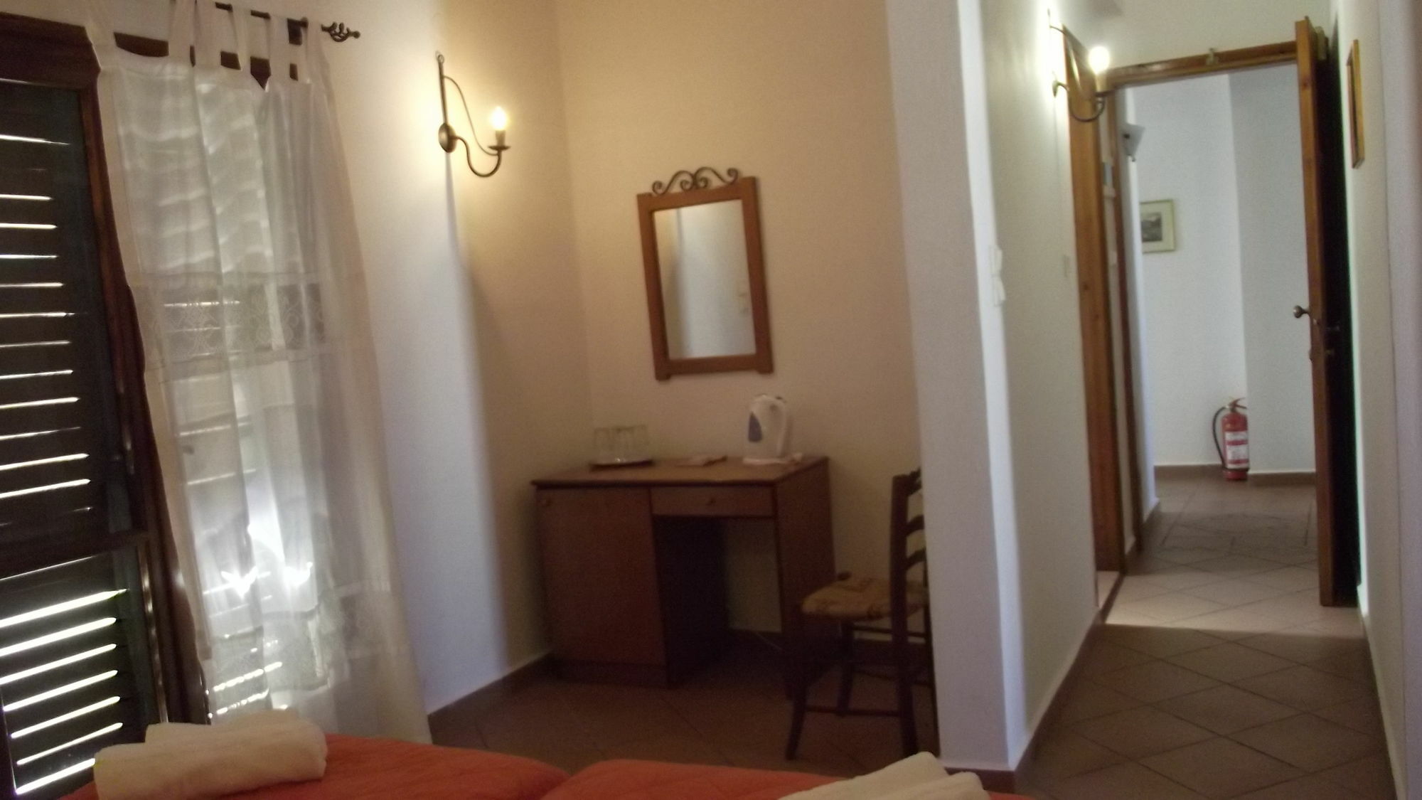 Iliada Hotel Ermoupoli Buitenkant foto