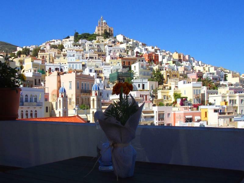 Iliada Hotel Ermoupoli Buitenkant foto