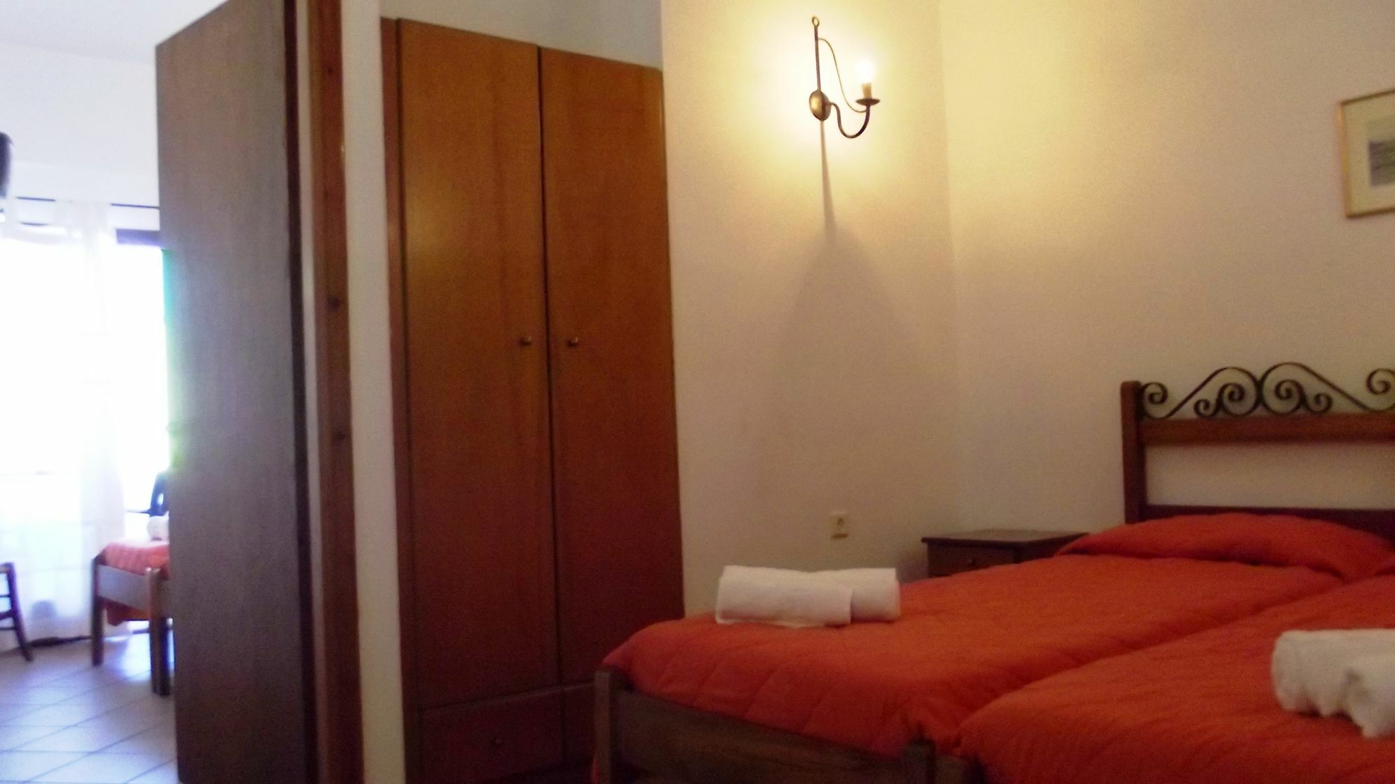 Iliada Hotel Ermoupoli Buitenkant foto