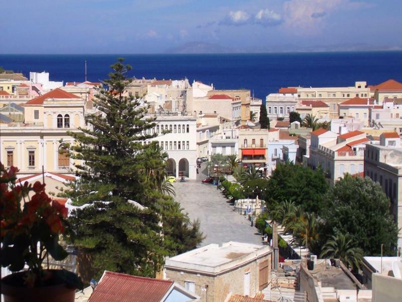 Iliada Hotel Ermoupoli Buitenkant foto